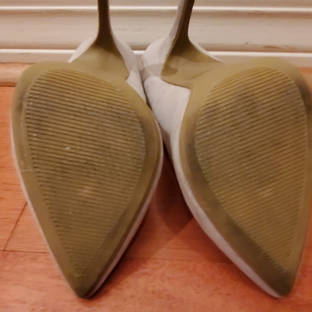 Heels - Picture 3 of 6